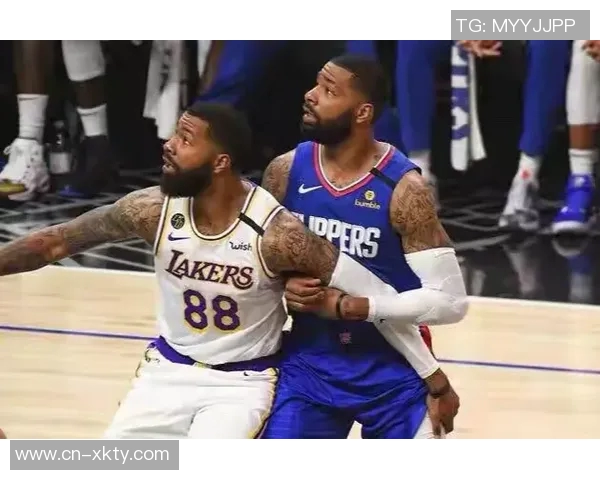 快船四连胜展现三分火力卡登与队友携手北伐勇夺胜利