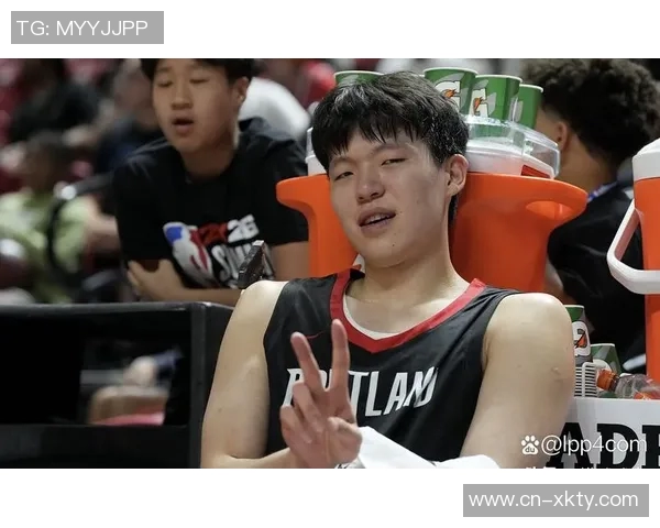 开拓者比赛回顾杨瀚森展现卓越纪律性与执行力的精彩表现